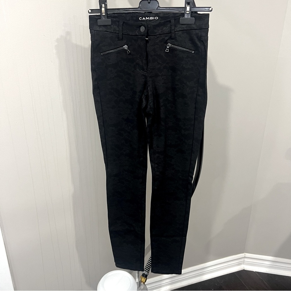 Cambio 4- stretch skinny pant - black floral on black honeycomb print